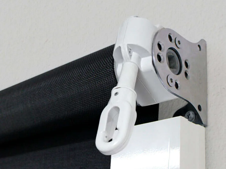 Omni Channel roller bracket above the side channel